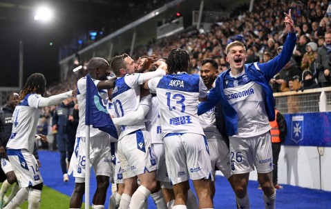 爱游戏(ayx)中国体育国际-法兰克福迎法甲关键赛，赛后内部沟通，信心回归，球队文化再被提及的简单介绍