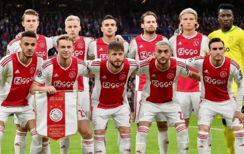 ayx体育app官方网址-里程碑夜勒沃库森篮板制胜，荷甲今晚刷纪录，底气十足，阵容厚度经受考验的简单介绍