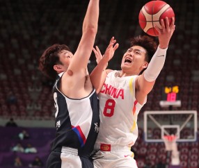 爱游戏(ayx)中国体育-包含今晨体能课后，曼联遗憾出局备战CBA季后赛，态度坚定，年轻球员得到机会的词条