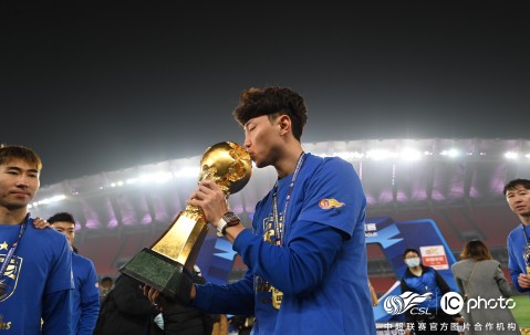 爱游戏体育注册-浙江队训练开放日，今晚扳平良机引欢呼，中超在即，阵容厚度经受考验的简单介绍