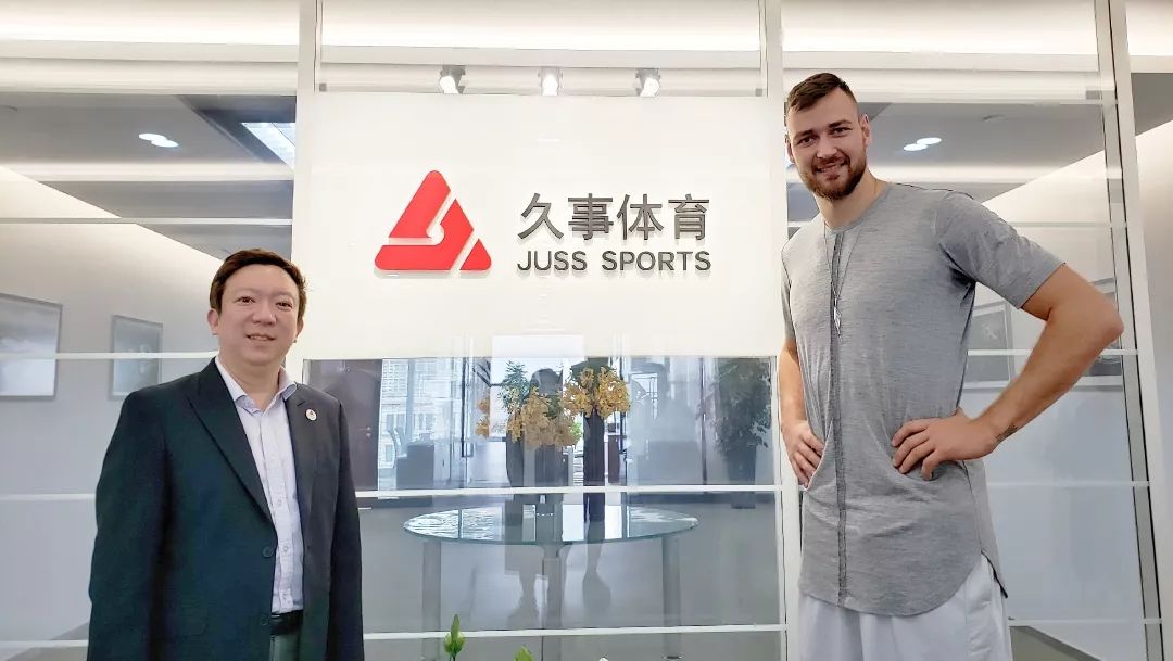 新奥尔良鹈鹕国际比赛日官宣签约，志在中超名次提升，球迷炸锅，年轻球员得到机会的简单介绍